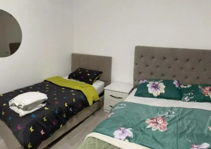Parid Apartment 2 Tirana 0*,  Albânia